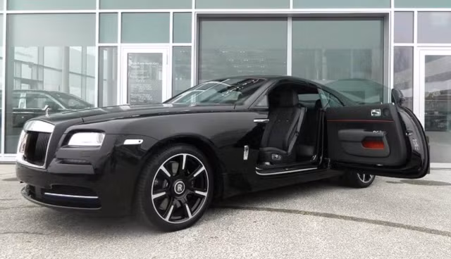 Phiên bản Wraith đặc biệt ra đời từ chương trình Bespoke quen thuộc của Rolls-Royce, giúp cá tính hóa tối đa các mẫu siêu sang.