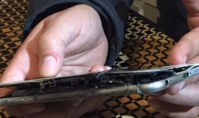 Hãi hùng iPhone 6 Plus bất ngờ bốc cháy trong túi quần