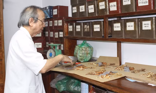 Đại tràng Tâm Bình bào chế từ dược liệu, sử dụng tiện lợi và hiệu quả hơn so với thuốc sắc truyền thống