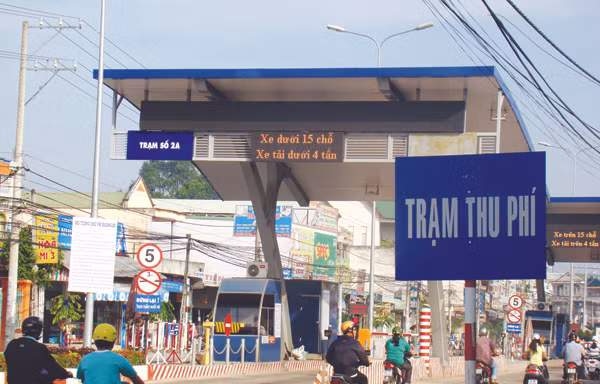 Đường xuống cấp, phí thu đủ