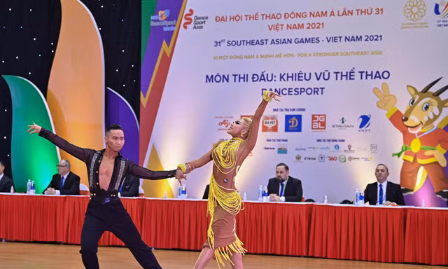  Ngắm vũ điệu mê hồn giúp Dancesport Việt Nam giành 5 HCV SEA Games 31