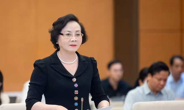Bộ Nội vụ đề xuất 7 trường hợp tạm đình chỉ công tác với công chức