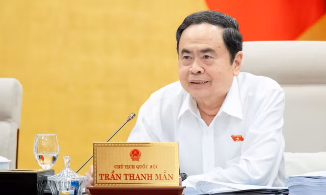 Cần xin ý kiến Bộ Chính trị về áp dụng luôn cơ chế đặc thù với địa phương sáp nhập vào thành phố 