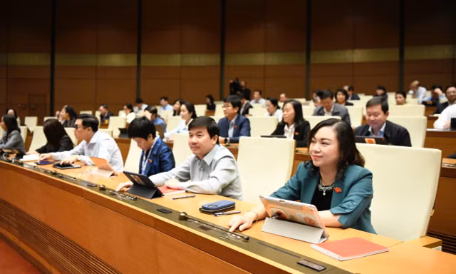 Nhà ở tại khu vực nào buộc phải trang bị thiết bị truyền tin báo cháy?