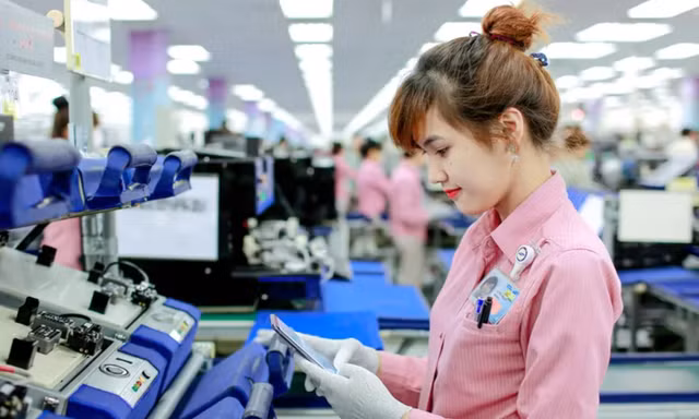 Đề nghị sớm giảm giờ làm, cải cách tăng lương cho cán bộ, công chức