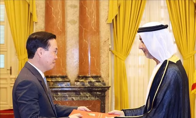 Chủ tịch nước tiếp Đại sứ các nước Chile, UAE và Sri Lanka trình quốc thư 