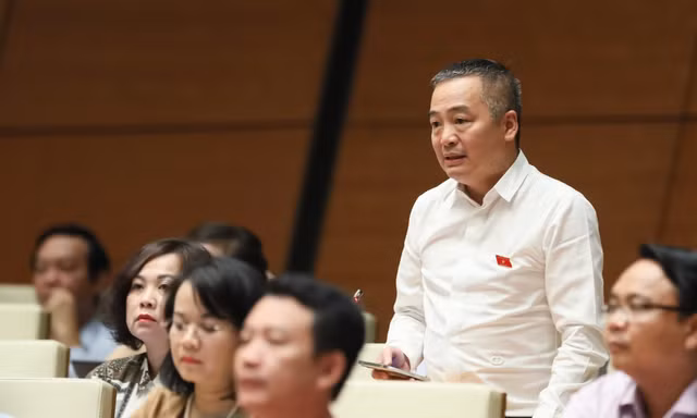 'Khám một bệnh nhân được 27.000 đồng mà còn trừ ngược, trừ xuôi'