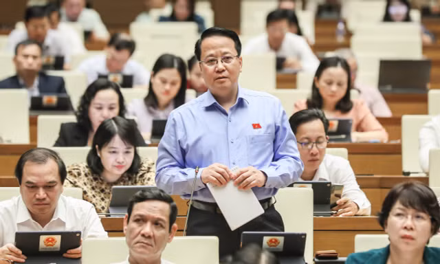 Quốc hội tìm giải pháp đưa nền kinh tế vượt qua khó khăn