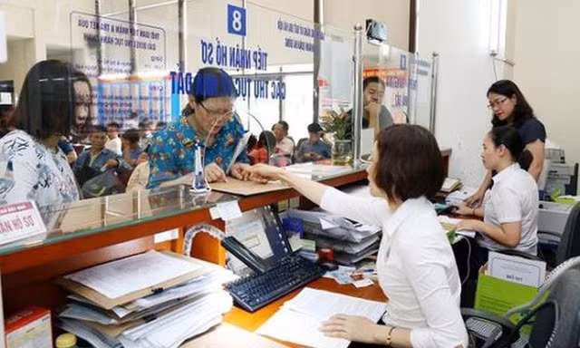 Thủ tướng chỉ đạo chi trả chế độ cho cán bộ nghỉ việc do sắp xếp trước 30/6