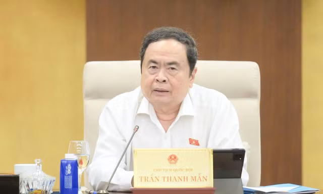 Chủ tịch Quốc hội nhận xét về trung tâm phục vụ hành chính công ở phường, xã mới