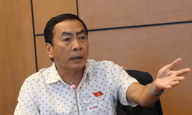 ĐBQH Phạm Văn Hòa