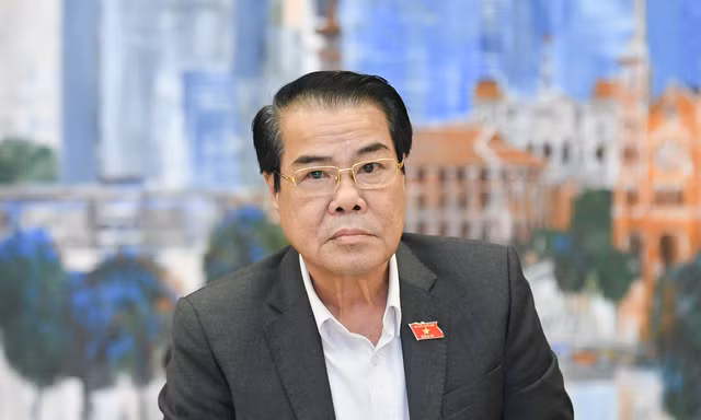  Cử tri đặc biệt lo lắng về tình trạng cây xăng dừng bán, an toàn thực phẩm