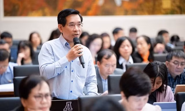 Đại biểu Quốc hội khuyến nghị đốt thẻ visa, mastercard thay vì 'cọc tiền' vàng mã