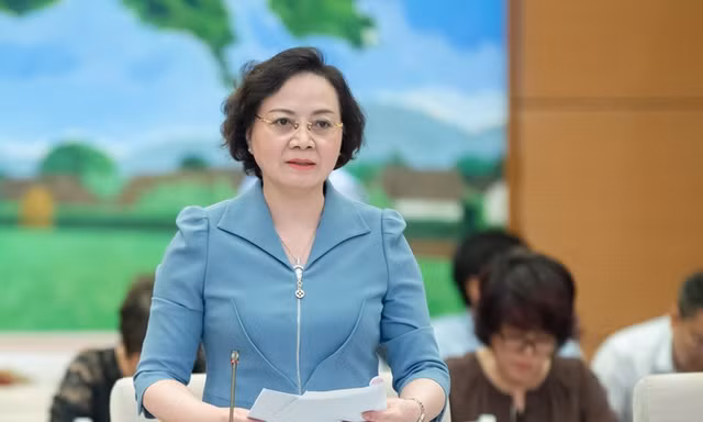 Xem xét thông qua Nghị quyết sáp nhập đơn vị hành chính cấp huyện, xã 
