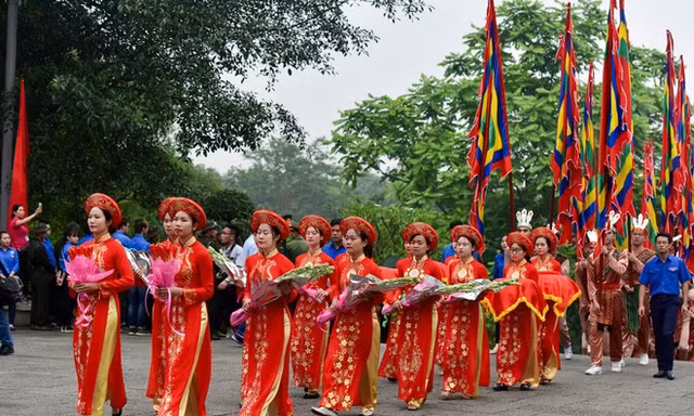 Nhiều lễ hội truyền thống đã phải tạm dừng vì dịch bệnh Covid-19. Ảnh TP