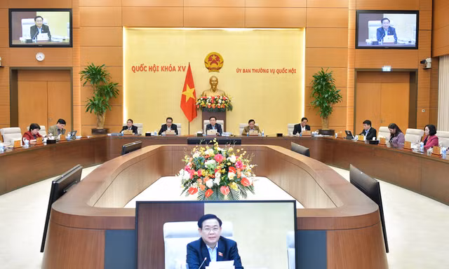 Nhân sự Ban Thư ký do Ủy ban Thường vụ Quốc hội phê chuẩn bổ nhiệm