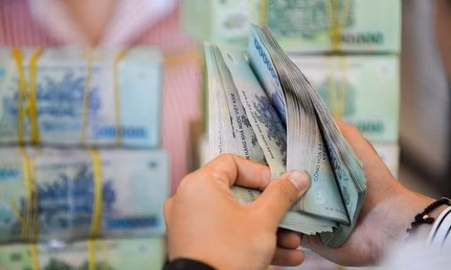 Chi trả đầy đủ, kịp thời tiền lương, thưởng Tết cho người lao động 