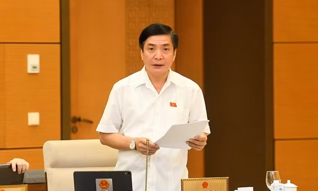 Tổng Thư ký Quốc hội Bùi Văn Cường tại phiên họp 