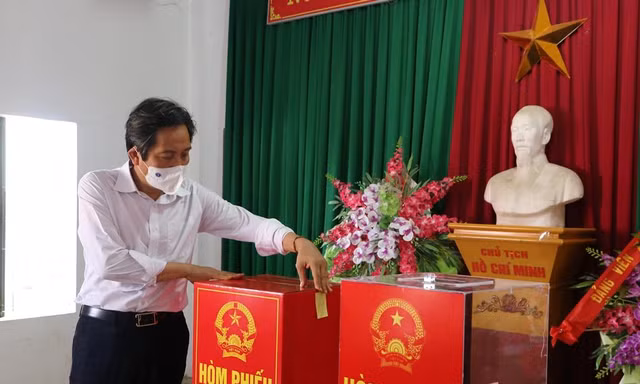 Thứ trưởng Trần Anh Tuấn kiểm tra công tác chuẩn bị bầu cử tại tỉnh Lạng Sơn