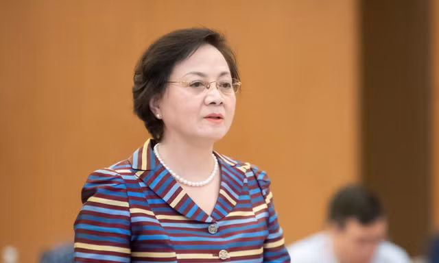 Bộ trưởng Bộ Nội vụ: Cán bộ, công chức nghỉ việc ngay vẫn được hưởng lương