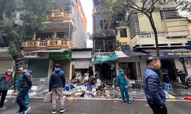 Thủ tướng: Khẩn trương điều tra vụ cháy khiến 4 người tử vong ở phố cổ Hà Nội