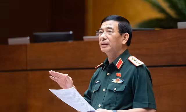 Bộ trưởng Quốc phòng trình Luật Sĩ quan Quân đội nhân dân Việt Nam sửa đổi 