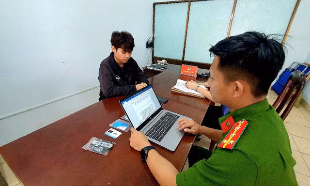 Nam sinh viên lừa bán ô tô cũ giá rẻ để chiếm đoạt tiền đặt cọc