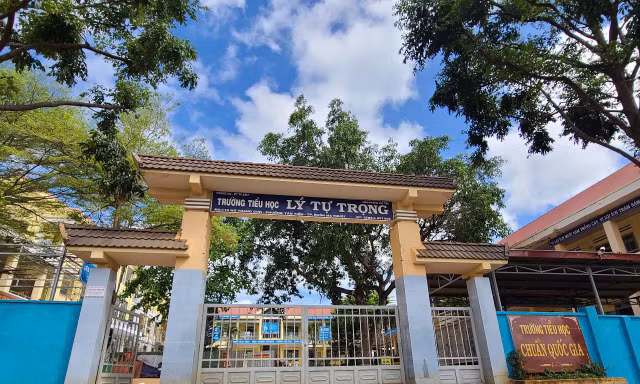 Kỷ luật, phạt tiền nữ giáo viên hành xử thiếu chuẩn mực với học sinh