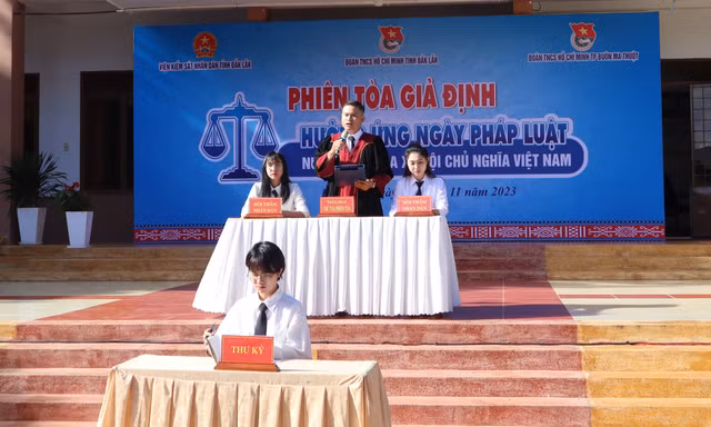 Tuyên truyền pháp luật cho đoàn viên, thanh niên Đắk Lắk qua phiên tòa giả định