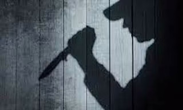 Con trai cầm dao chém mẹ ruột trọng thương