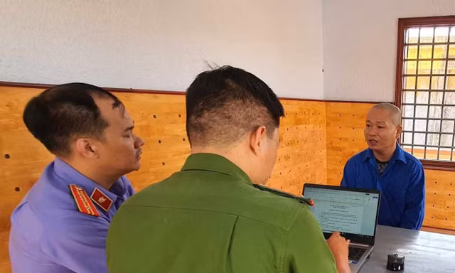 Đâm chết người vì bị hù dọa, tát vào mặt