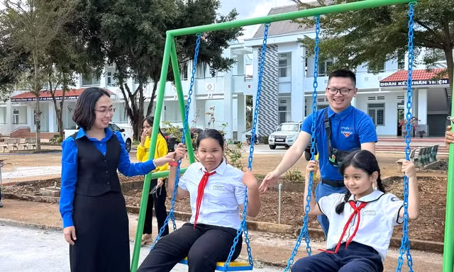 Tuổi trẻ Đắk Lắk góp sức nhỏ vào việc lớn