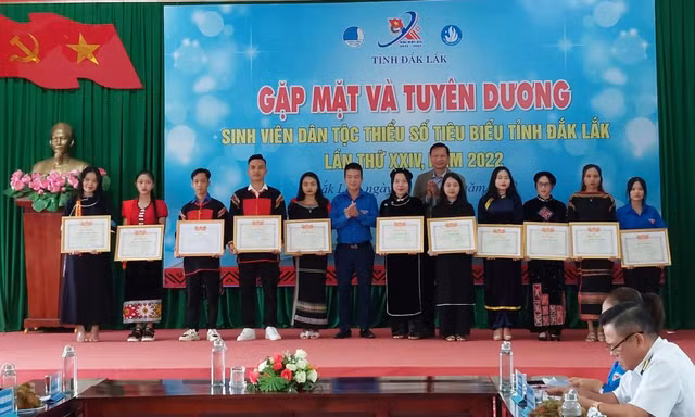 Sinh viên dân tộc thiểu số mong muốn phát triển bản sắc văn hóa 