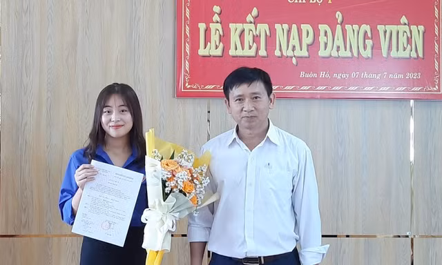 Đảng viên tuổi 18 ở đại ngàn Tây Nguyên