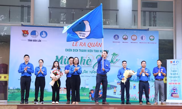 Mùa hè xanh Đắk Lắk: 12 đội hình chuyên lưu động về các thôn, buôn 
