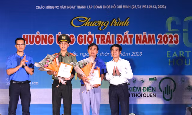 Tuổi trẻ Đắk Lắk chung tay hành động cho trái đất thêm xanh