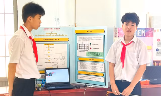 Xe cứu hộ AI của hai nam sinh lớp 9 đạt giải tại ngày hội STEM