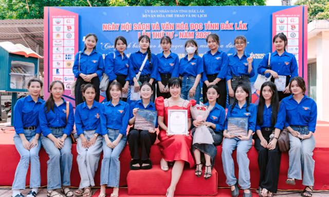 Tuổi trẻ Đắk Lắk cùng sách bước vào kỷ nguyên vươn mình của dân tộc