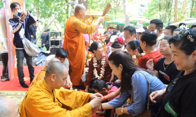 Tết cổ truyền của người Lào ở Buôn Đôn