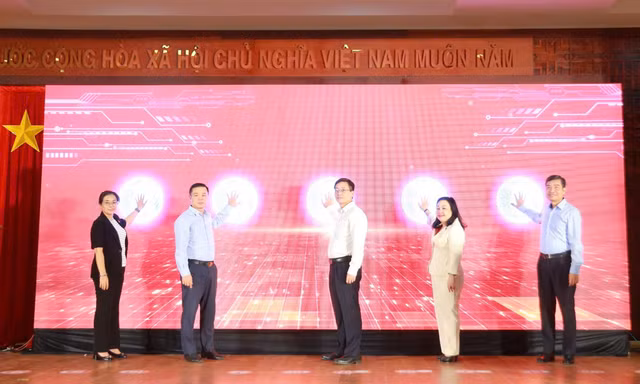 Tỉnh Đắk Lắk công bố 5 ứng dụng số phục vụ chính quyền địa phương 2 cấp 