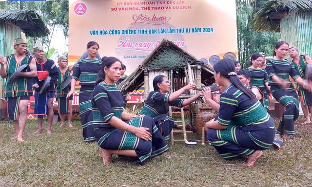 Gần 600 nghệ nhân tham gia Liên hoa văn hóa cồng chiêng