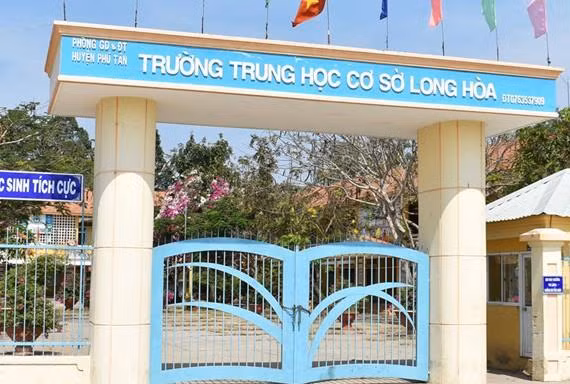 Trường THCS Long Hòa, nơi xảy ra sự việc