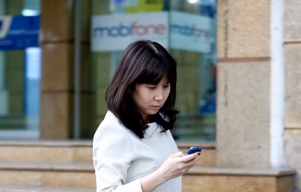 Giảm khuyến mại, doanh thu di động các nhà mạng giảm sút