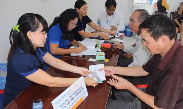 Trả lương hưu trong mùa dịch COVID-19 như thế nào?