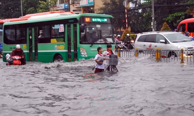 Triều cường đạt đỉnh tháng 11, TPHCM nguy cơ ngập úng 