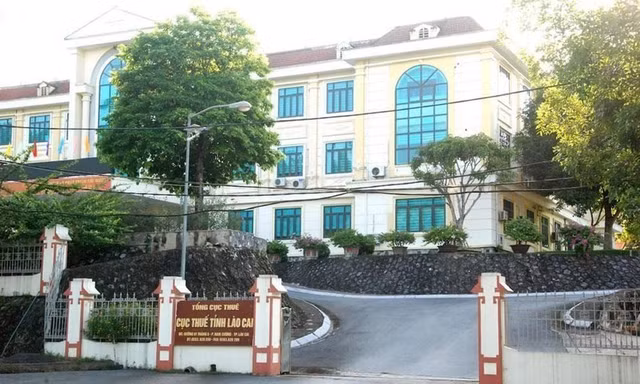 3 giám đốc doanh nghiệp bị tạm hoãn xuất cảnh 