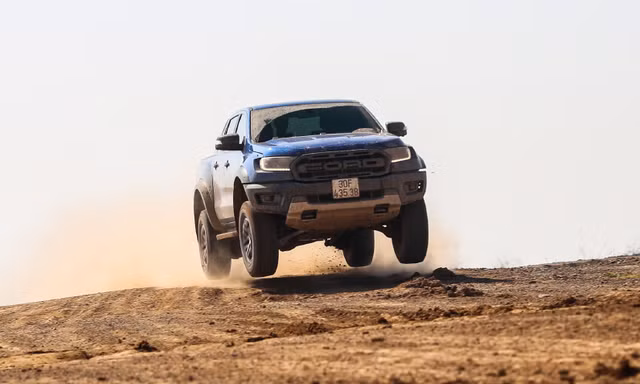 Đánh giá Ford Ranger Raptor: Giấc mơ của các tay chơi xe địa hình