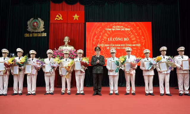 24 lãnh đạo công an cấp phòng, huyện ở Cao Bằng xin nghỉ hưu trước thời hạn