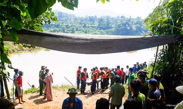 Tìm thấy thi thể nam sinh bị nước cuốn khi qua ngầm tràn ở Lào Cai