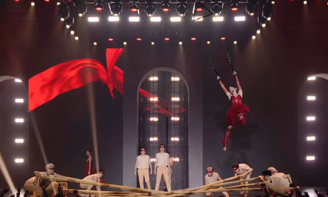 Touliver không còn là "chàng trai thư giãn" vì lo cho an toàn của bà xã Tóc Tiên